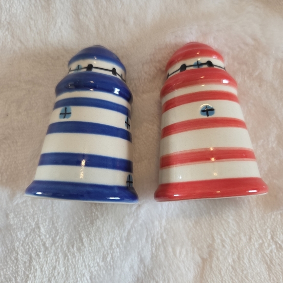 Vintage Lighthouse Salt & Pepper Shakers Red & White, Blue & White - Picture 4 of 8